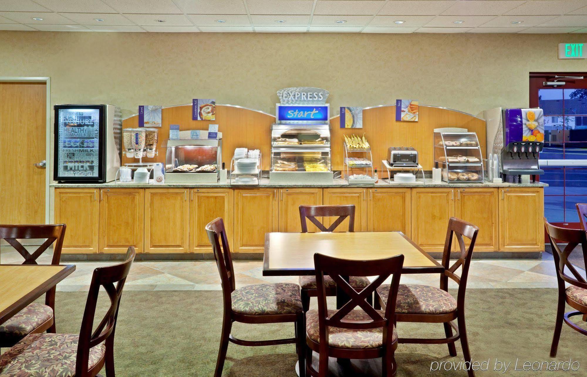 Holiday Inn Express & Suites Cheney By Ihg Luaran gambar